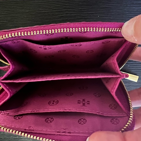 Tory Burch leather zip card holder/coin with chain key - hot pink - Picture 4 of 5